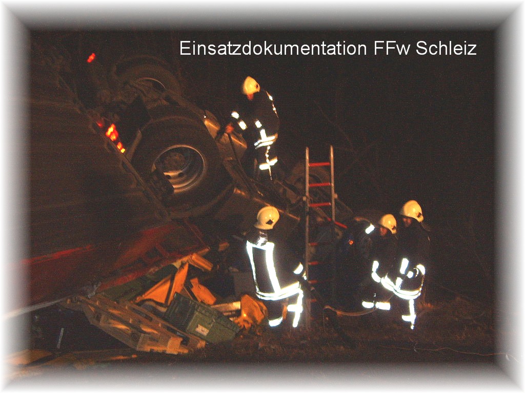 Einsatzbericht - Lkw -Unfall an einer Autobahnbrücke Einsatzbericht - Lkw -Unfall an einer Autobahnbrücke